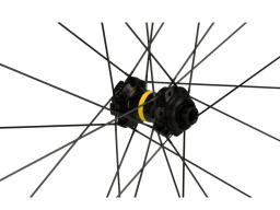 Mavic Aksium Disc CenterLock zapletená kola, ořech Shimano, plášťové, černé