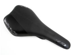 Selle Italia X3 sedlo