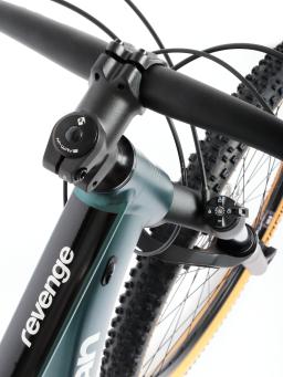 Kolo MTB 29"  Lee Cougan Revenge  Shimano Deore  1x11 , velikost M -19" zeleno-černá matná