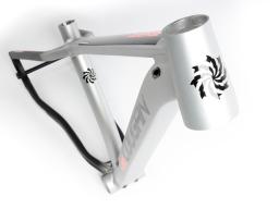 Kolo MTB 29"  Lee Cougan Revenge SRAM X01 Eagle 1x12 , velikost  M -19" stříbrno-černá matná