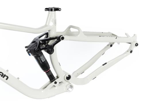 Celoodpružené MTB 29" Lee Cougan Quest SHIMANO Deore Di2 M6250 1x12, velikost S – 16" (40,5 cm), šedá lesklá