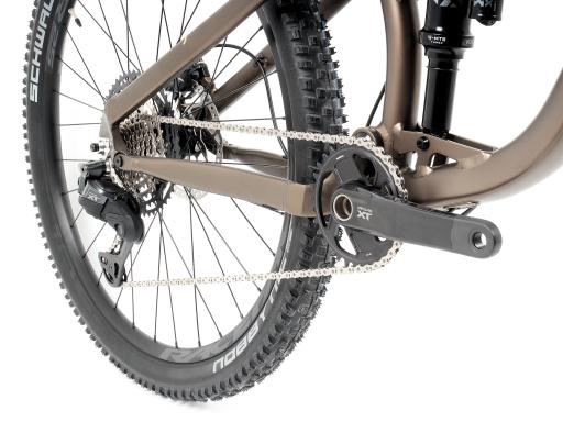 Celoodpružené MTB 29" Lee Cougan Quest SHIMANO Deore XT Di2 M8250 1x12 velikost S (16" / 40,5 cm) - barva hnědozlatá matná