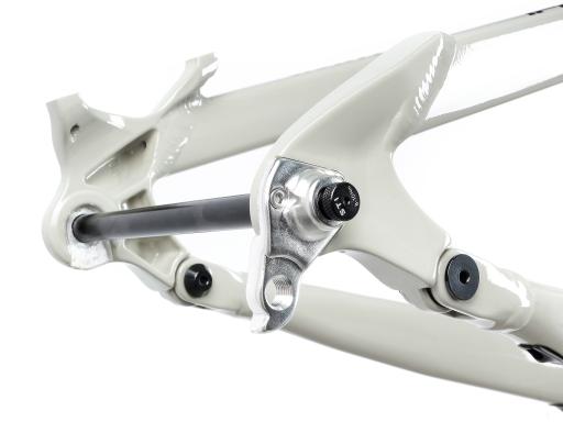 Celoodpružené MTB 29" Lee Cougan Quest SHIMANO Deore XT Di2 M8250 1x12 , velikost S – 16" (40,5 cm), šedá lesklá