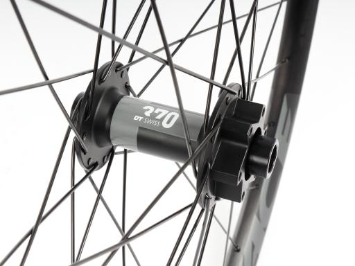 Zapletená kola MTB 29" Race Face Disc - DT SWISS DT 370 Disc Micro Spline 6děr, přední Boost 15x110mm, zadní Boost 12x148mm