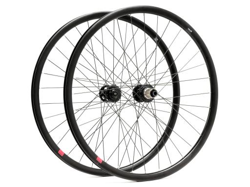 Zapletená kola Gravel/Silniční Mach1 560 Disc – Fastace/Quando KT-H42R – 12x100/12x142 – Disc Center Lock – pár