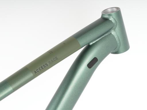 Kolo MTB 29" Cube Access WS Race Shimano CUES U4000 1x9, velikost M – 16", jiskřivě zelená