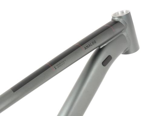 Kolo MTB 29" Cube Analog Shimano CUES U4000 1x9, velikost XXL – 22", kovověšedá/červená