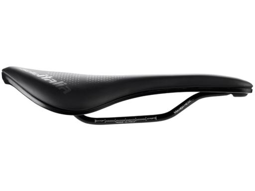 Selle Italia Novus Evo Boost Superflow manganové sedlo, černé